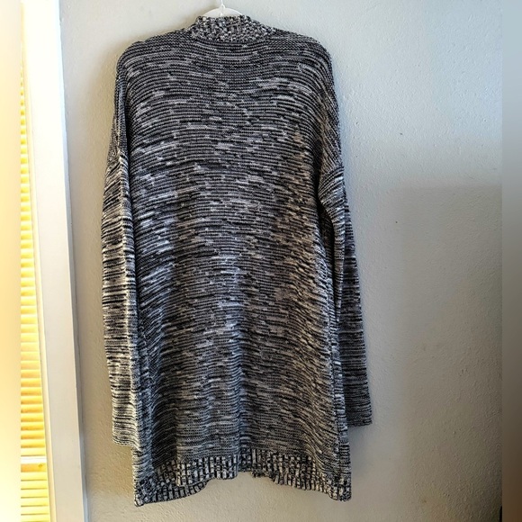 Express Black White Gray Knit Women's Sweater Long Cardigan sz L - Picture 8 of 9